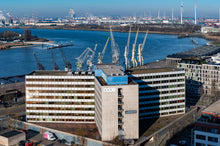 Lade das Bild in den Galerie-Viewer, Blick auf den Hafen von Antwerpen
