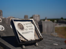 Lade das Bild in den Galerie-Viewer, Die Friedhofstour - Eine Fotografische Reise über Friedhöfe
