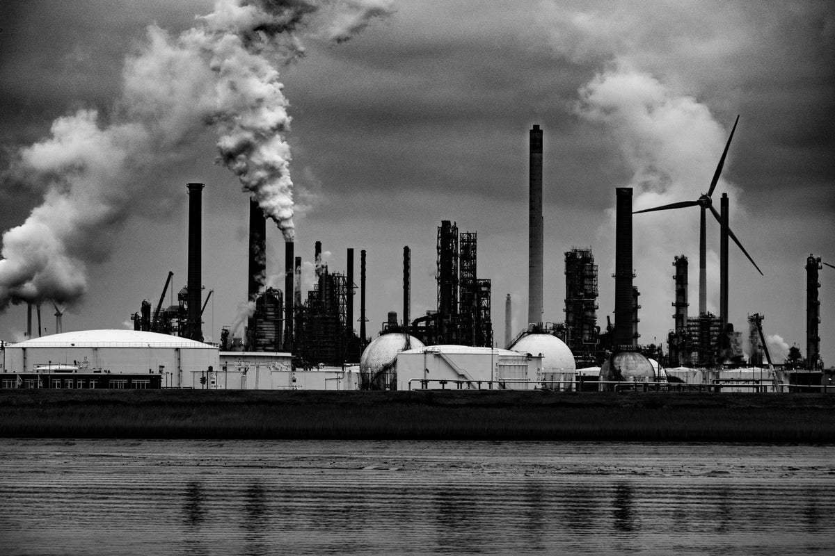 Petrochemie im Hafen von Antwerpen
